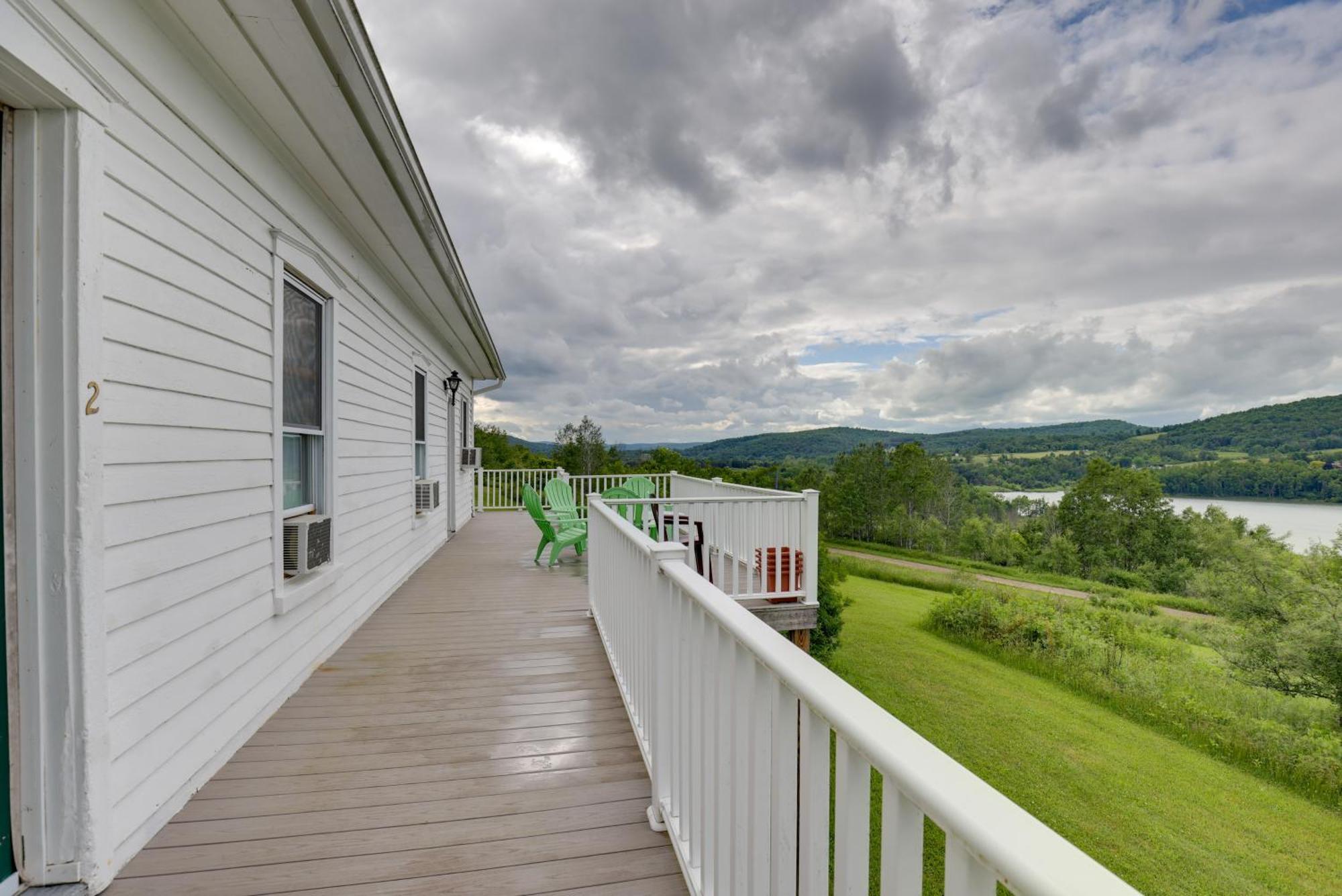 Lawrenceville Apartment With Deck Near Gaming Lands! Eksteriør bilde