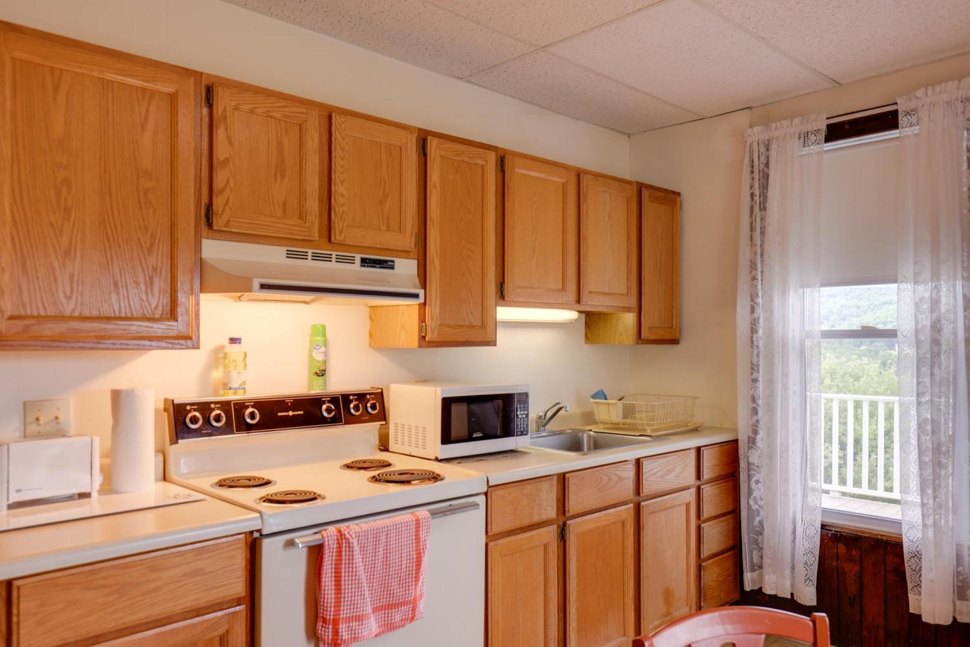 Lawrenceville Apartment With Deck Near Gaming Lands! Eksteriør bilde