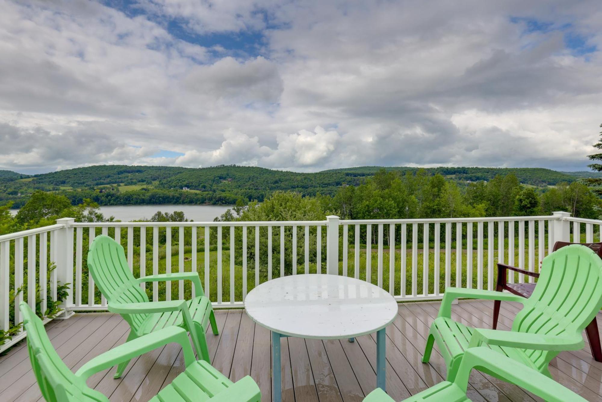 Lawrenceville Apartment With Deck Near Gaming Lands! Eksteriør bilde
